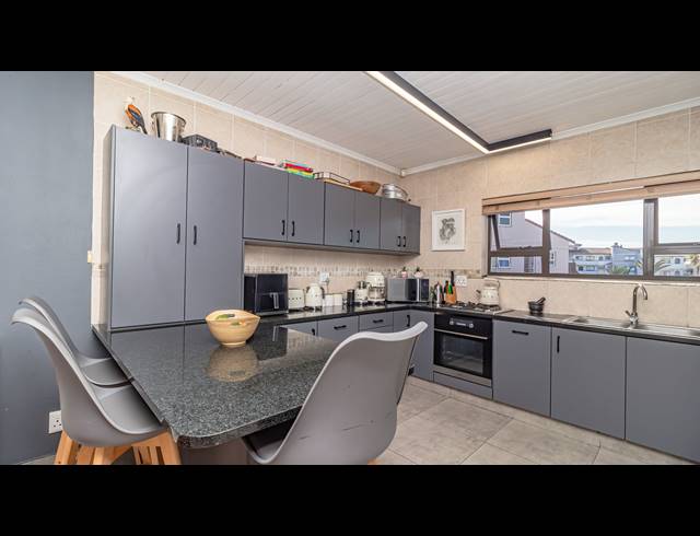 3 BEDROOM HOUSE FOR SALE IN WAVES EDGE